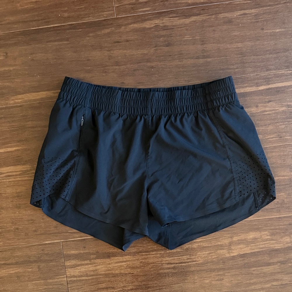 Athleta Hustle 3” shorts in black size S